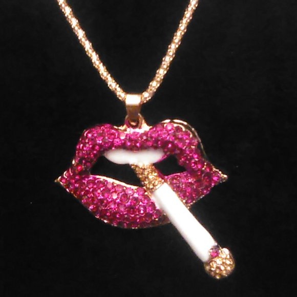 Betsey Johnson Sexy Deep Pink LIPS Lipstick Crystal Rhinestone Pendant Necklace - Picture 6 of 10